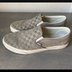 VANS SLIP ON TENNIS SHOE - MENS